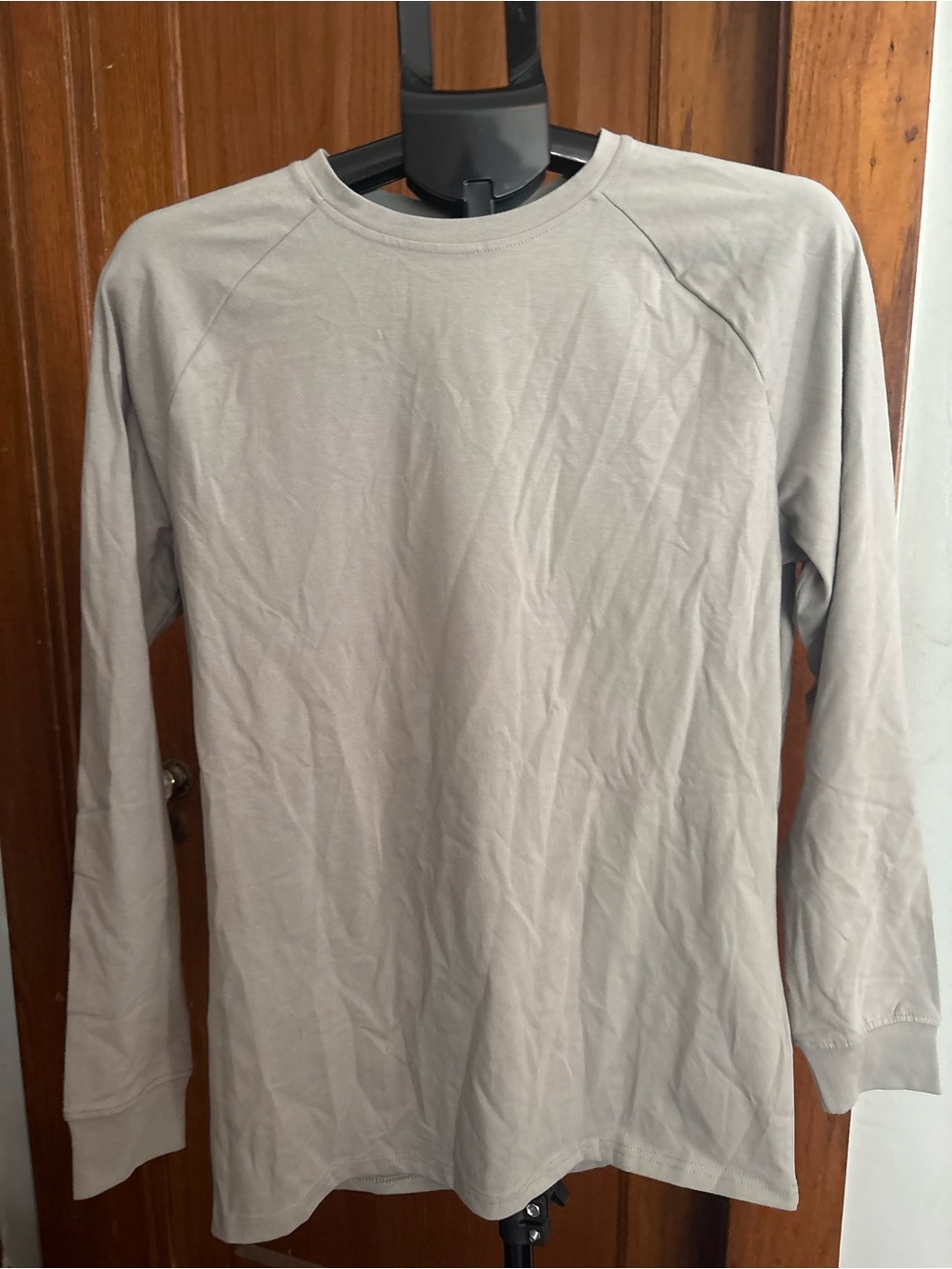 Tailored Athlete Long Sleeve T-Shirt L Taupe Beige Muscle Fit Performance Tee